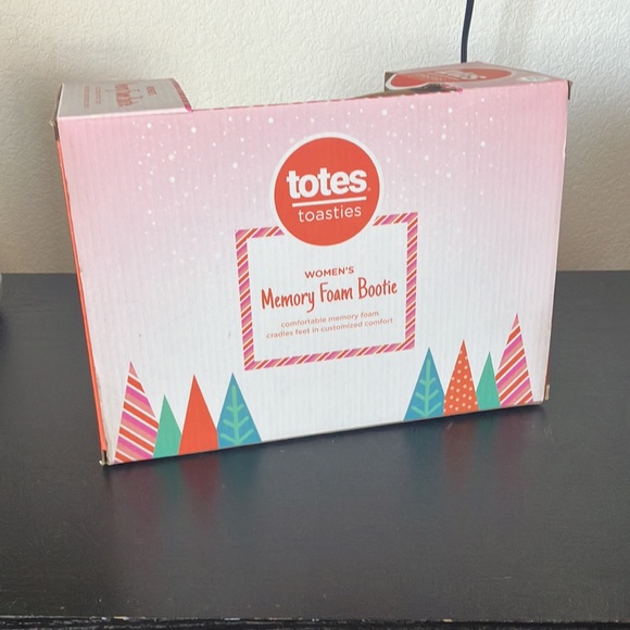 Totes Toasties Memory Foam slippers - Picture 3 of 5